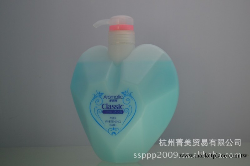 化妝品正品批發】香麗雅牛奶潤白香體沐浴露藍色型廠傢直銷600ML工廠,批發,進口,代購