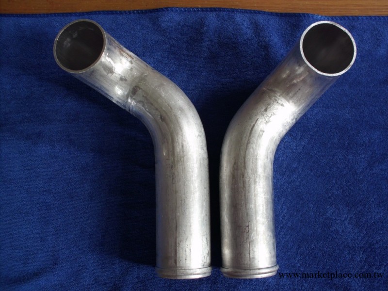 濟寧市金獅汽車零部件有限公司專業生產銷售各種型號的進出水管工廠,批發,進口,代購