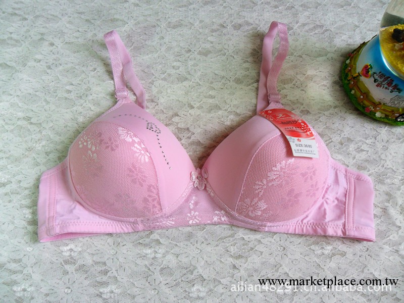 批發供應現貨海綿文胸，女士內衣文胸，性感文胸內衣低價批發工廠,批發,進口,代購