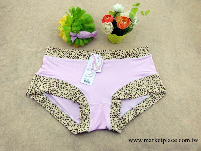 大量批發 優質牛奶絲中腰女士三角內褲1613#  女士內衣批發工廠,批發,進口,代購