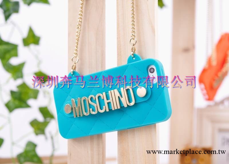 米蘭包MOSCHINO金屬鏈條小包 iPhone5字母手機殼4/4S菱格紋矽膠套工廠,批發,進口,代購