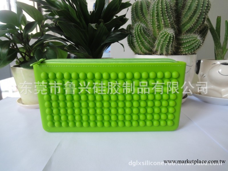 凸點錢包 矽膠拉鏈包 矽膠收納包 矽膠珠子包 12色 現貨現模工廠,批發,進口,代購