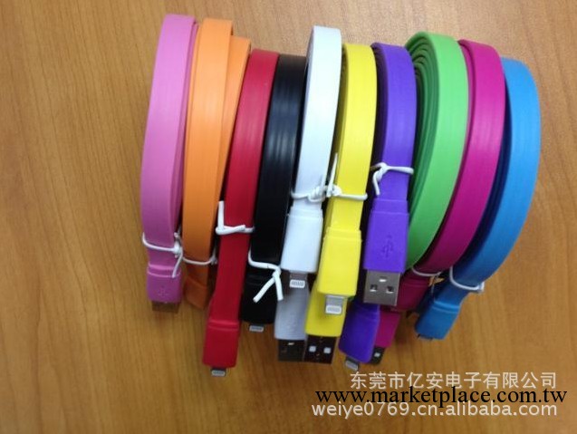 東莞廠傢 iphone5大面條彩色3M數據線 Mini ipod大扁線 Lightning工廠,批發,進口,代購