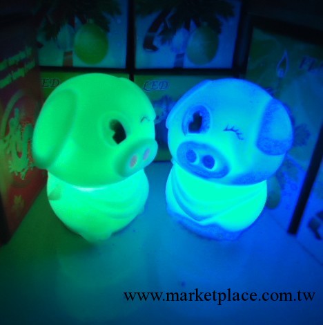 麥兜豬七彩小夜燈 新奇特燈具 夜市地攤暢銷產品工廠,批發,進口,代購