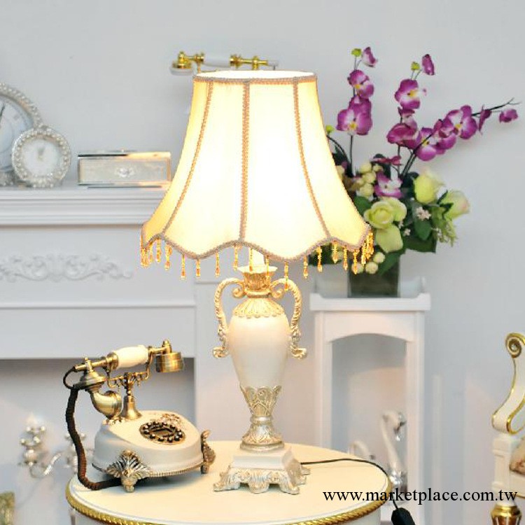 歐式田園仿古復古美式白色臺燈 臥室客廳書房臺燈 爆花水燈飾燈具工廠,批發,進口,代購