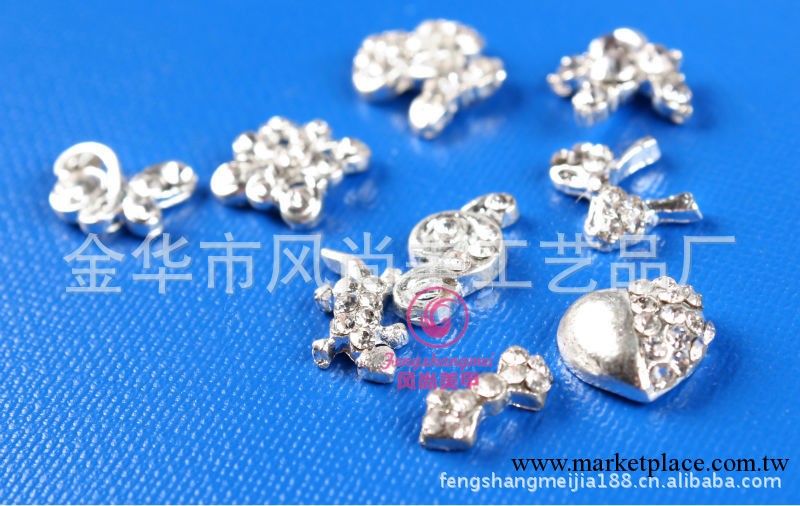 廠傢批發供應新款美甲最新時尚新娘水晶光療甲必備合金美甲裝飾工廠,批發,進口,代購