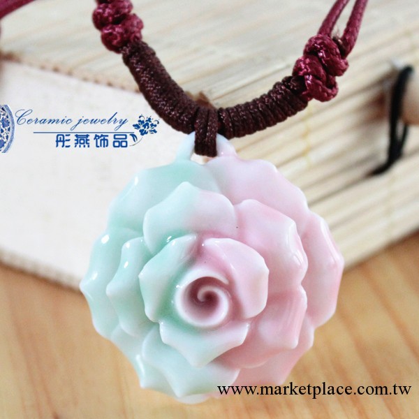 XL2002-2 陶瓷飾品批發 首飾加工 花朵項鏈 毛衣鏈代理 瑞麗吊墜工廠,批發,進口,代購