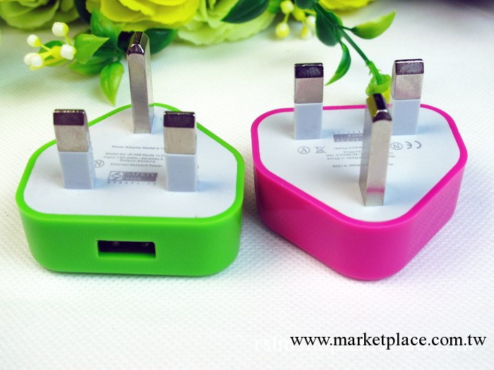 新款上市 英規充電器iPod/iPhone/3GS 4 英規UK 彩色充工廠,批發,進口,代購