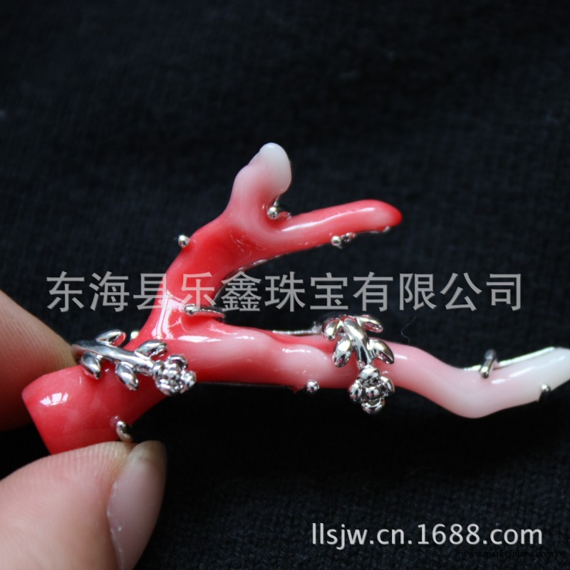 廠傢直銷  批發合成珊瑚樹枝型胸針工廠,批發,進口,代購