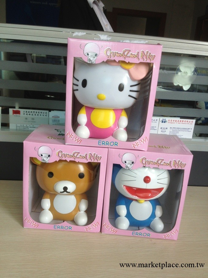 聖誕禮品搪膠筆筒公仔辦公擺件hellokitty機器貓維尼熊卡通動漫工廠,批發,進口,代購