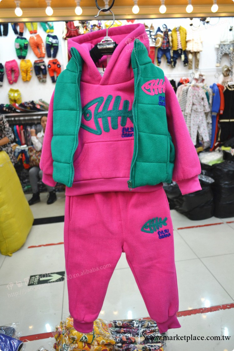 四季青童裝2013 韓版冬季新款男女小童魚骨頭衛衣款三件套童套裝工廠,批發,進口,代購