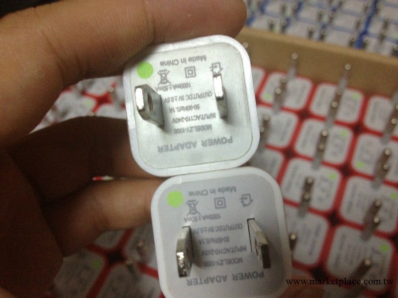 綠點足1A充電器 蘋果4S/5充電頭 iphone4/5足1A小方充 蘋果頭墻充工廠,批發,進口,代購