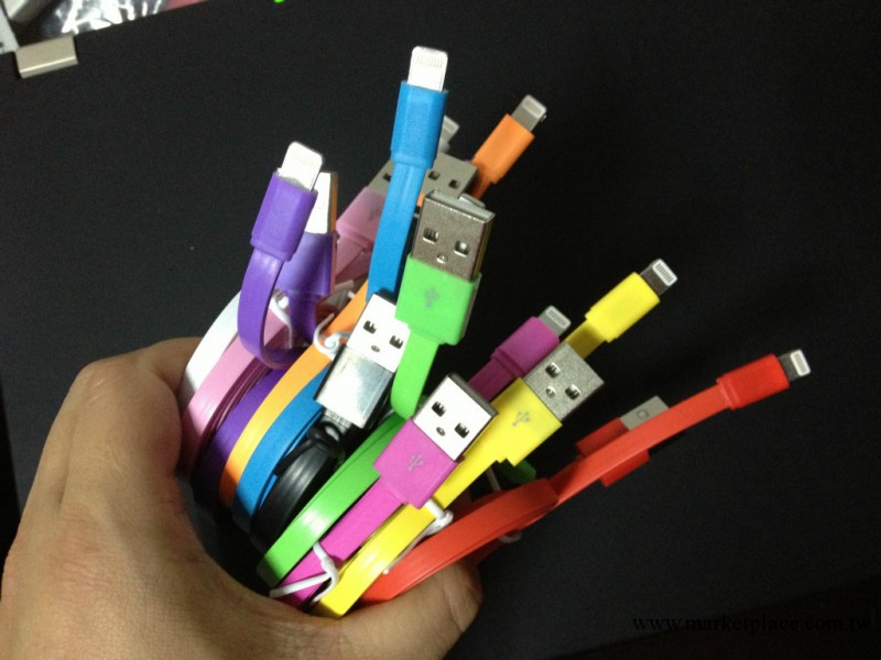 iphone4代5代小面條數據線 單色5G扁線 蘋果5小面條數據線 面條線工廠,批發,進口,代購