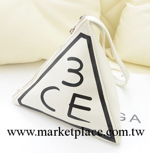 2013新款韓國stylenanda正品黑色3CE立體三角PU皮化妝包女包批發工廠,批發,進口,代購
