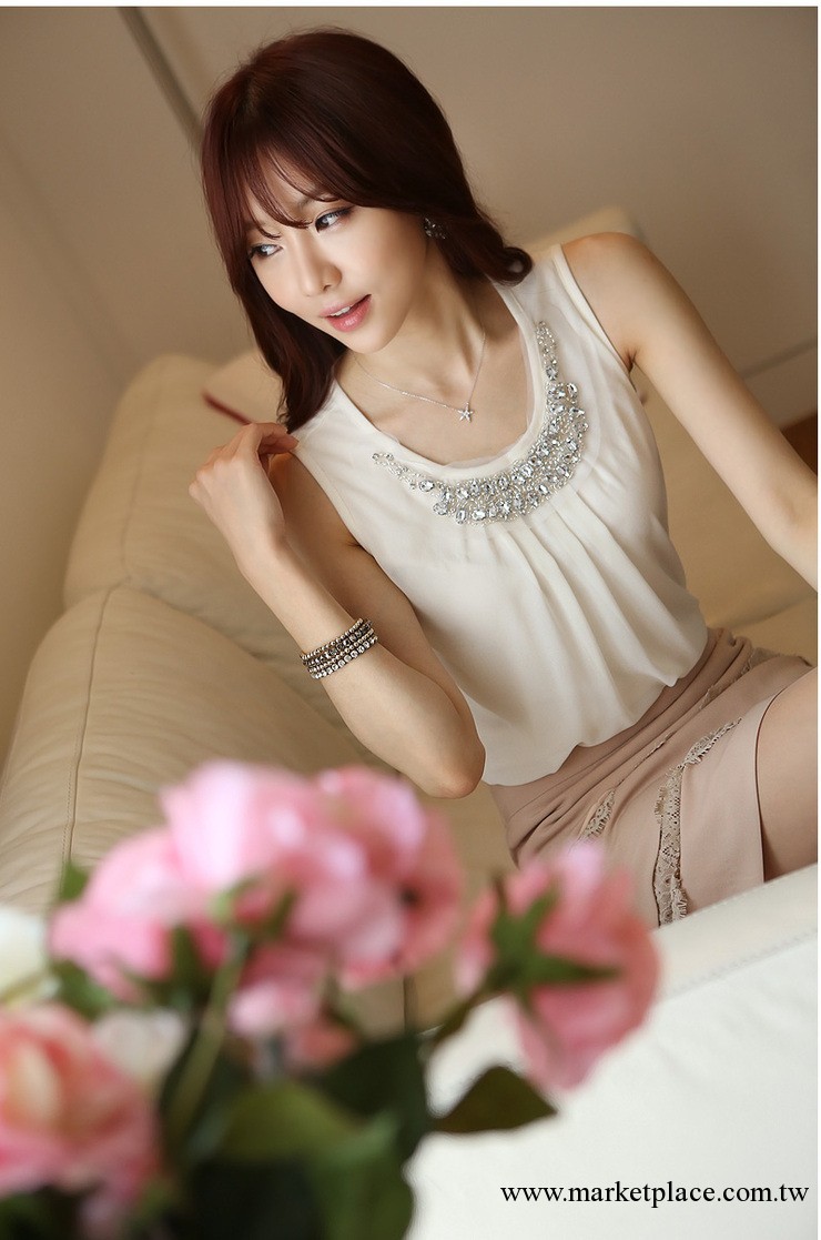 2013夏裝新款韓版無袖吊帶打底衫 鑲鉆褶皺白色清涼雪紡衫女工廠,批發,進口,代購