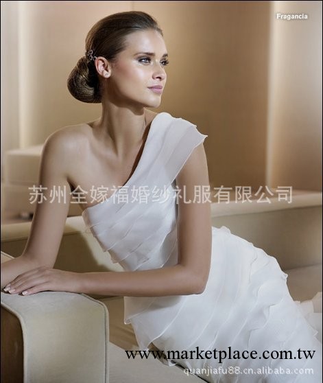蘇州產2012單肩款Vera wang 王薇薇風格驚艷高檔婚紗禮服定制加工工廠,批發,進口,代購