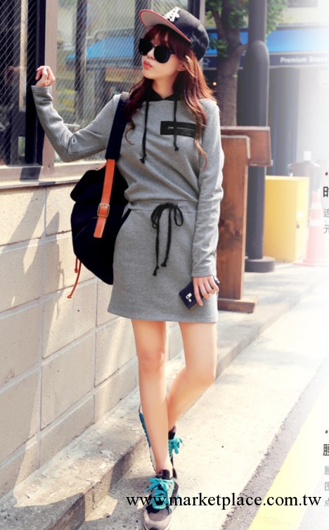 2013秋裝新款女裝連帽抽繩長袖連衣裙 W833工廠,批發,進口,代購