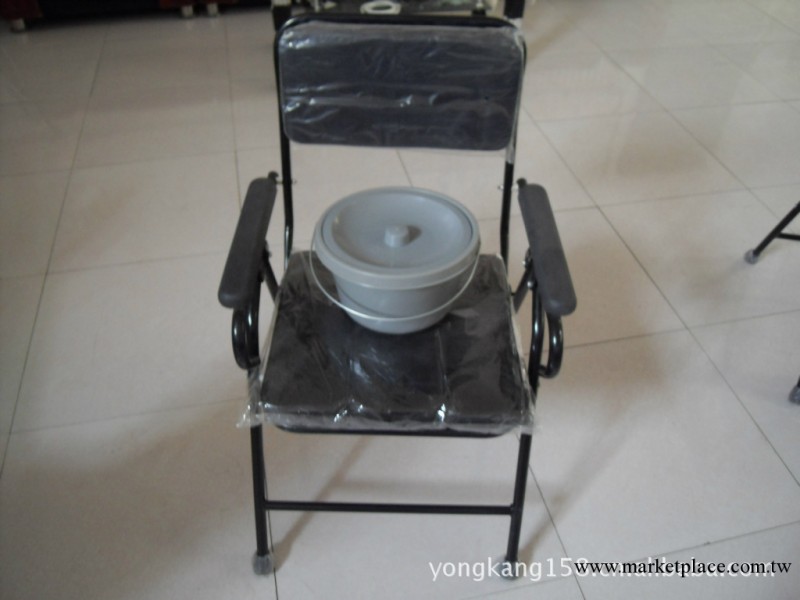 供應各種優質多功能手動輪椅.坐便椅系類工廠,批發,進口,代購
