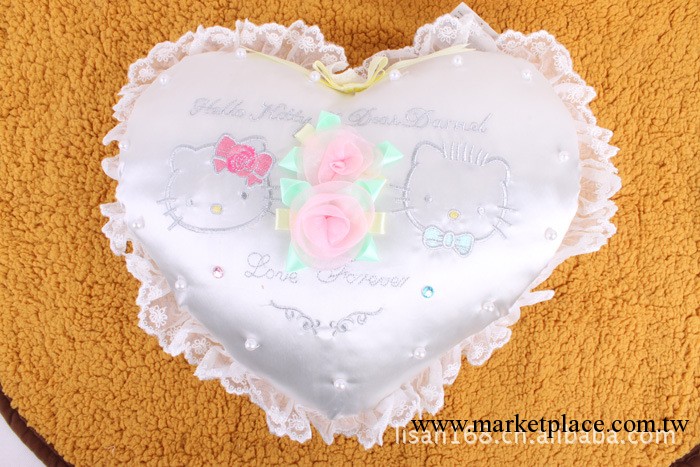 日單hello kitty白色時尚玫瑰花蕾絲結婚公主愛心抱枕工廠,批發,進口,代購