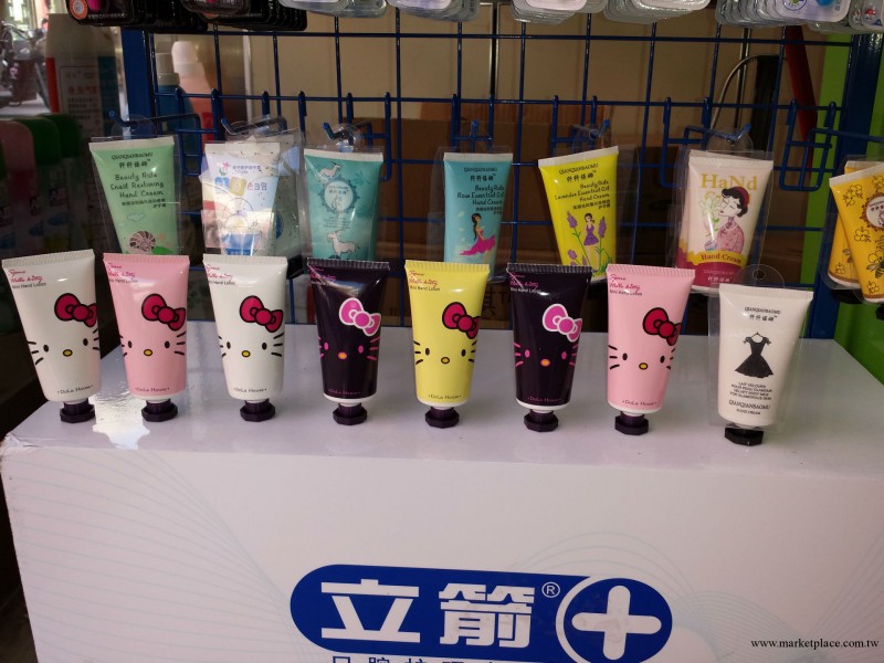 護手霜批發 韓版 hello kitty黛雅護手霜 多款圖案 多種功效 混批工廠,批發,進口,代購