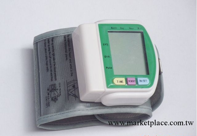 廠傢大量直銷全自動腕式血壓計 傢用型臂式血壓機正品保證特價工廠,批發,進口,代購