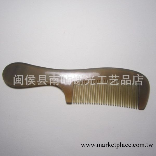 【廠傢直銷】供應2012新款精品白水牛角按摩梳 手柄梳工廠,批發,進口,代購