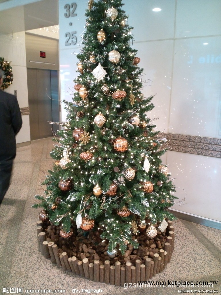 精美大型聖誕樹christams tree 美觀結實耐用 優惠處理 售完即止批發・進口・工廠・代買・代購
