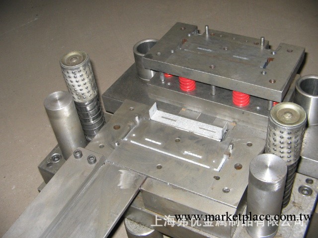 供應落料成型模具加工 求購模具 成型模具 拉深模具 落料成形工廠,批發,進口,代購
