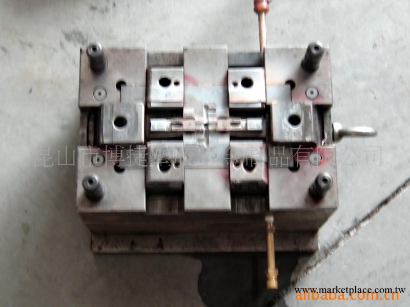 提供精密塑膠模具加工工廠,批發,進口,代購
