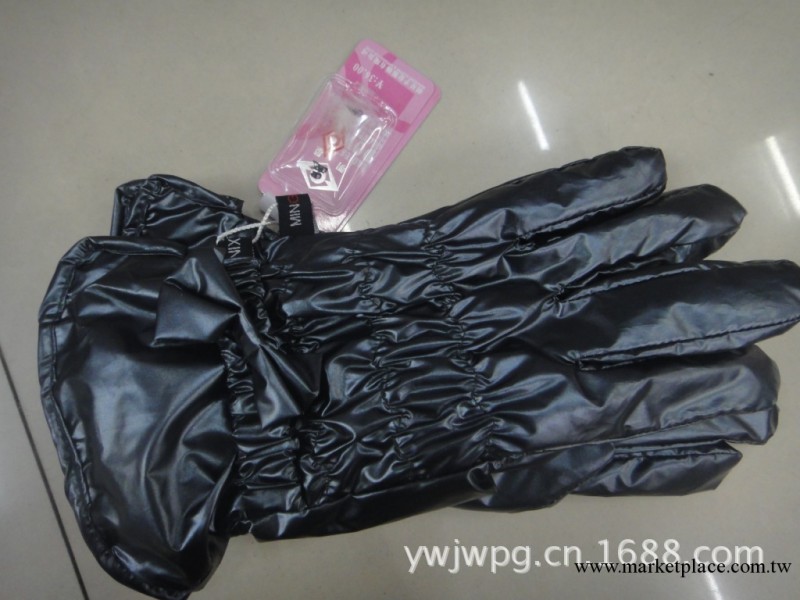 提供廠傢直銷的女士高品質的女士羽絨036款新款休閒珠光佈手套工廠,批發,進口,代購