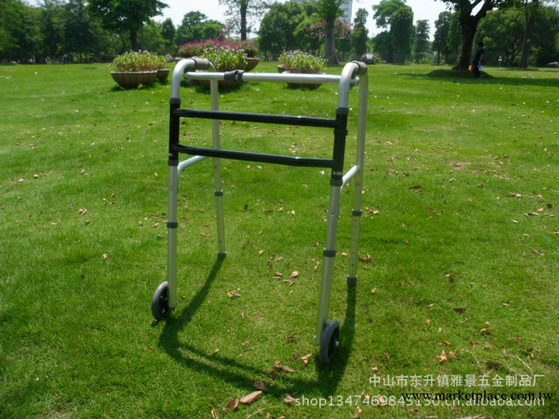正品殘疾人助行器 助步器折疊帶輪老人四腳助步用品復健器械工廠,批發,進口,代購