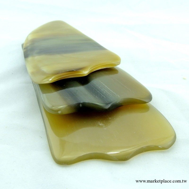 批發10cm三角形多功能牛角刮痧板 BJ273 色澤個性多樣 性價比高工廠,批發,進口,代購