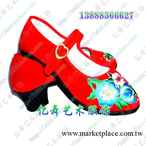 （特價）紅色舞蹈鞋絨佈鞋雲南秧歌舞蹈鞋燙鉆民族繡花鞋女鞋工廠,批發,進口,代購