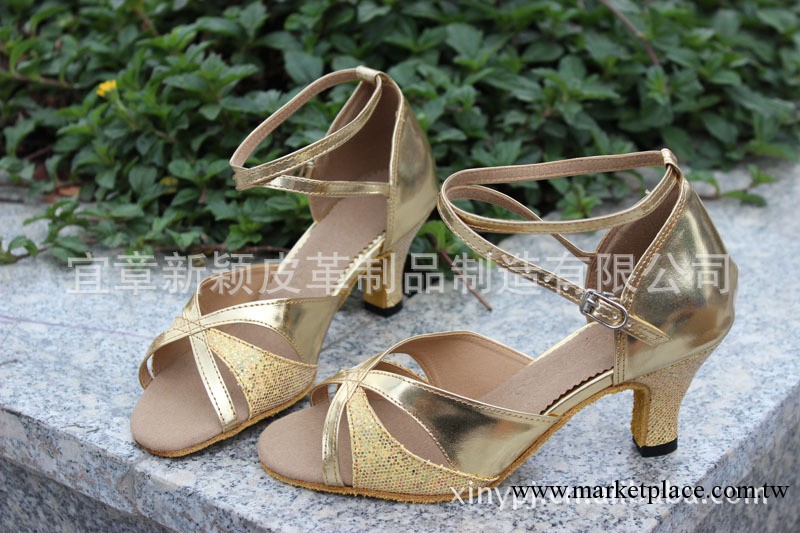 廠價供應2012新款丹詩菲妮金色六角閃牛皮軟底女士拉丁舞蹈鞋工廠,批發,進口,代購