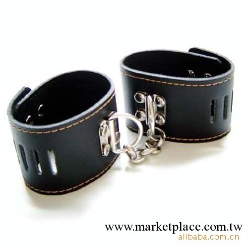 供應成人情趣黑色緊固腳銬、酒店情趣用品工廠,批發,進口,代購