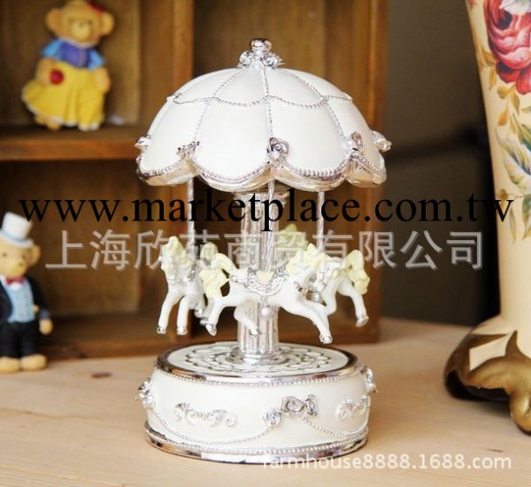 旋轉木馬八音盒 聖誕禮品 亮燈 情人節禮品 新年禮物工廠,批發,進口,代購