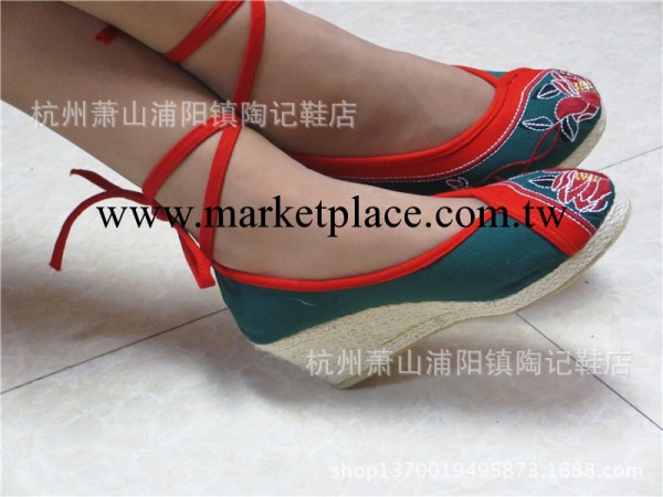 新款老北京佈鞋 繡花民族風高跟鞋 刺繡佈鞋女鞋 坡跟時尚單鞋批工廠,批發,進口,代購