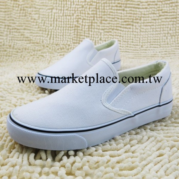 申馬白色帆佈鞋 一腳蹬 套腳 手繪 白鞋 低幫 長年有貨 A216工廠,批發,進口,代購