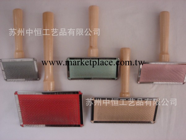【出口內銷】【寵物刷，寵物梳，寵物用品】Jugg-F木柄針梳批發・進口・工廠・代買・代購