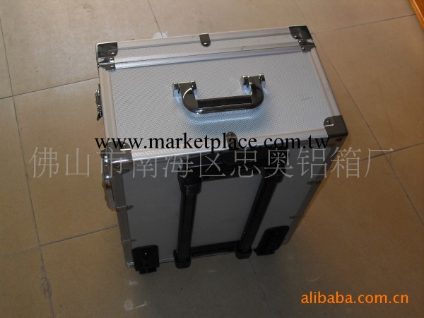 供應多種高品質的忠奧箱包長期供應拉桿行李箱工廠,批發,進口,代購