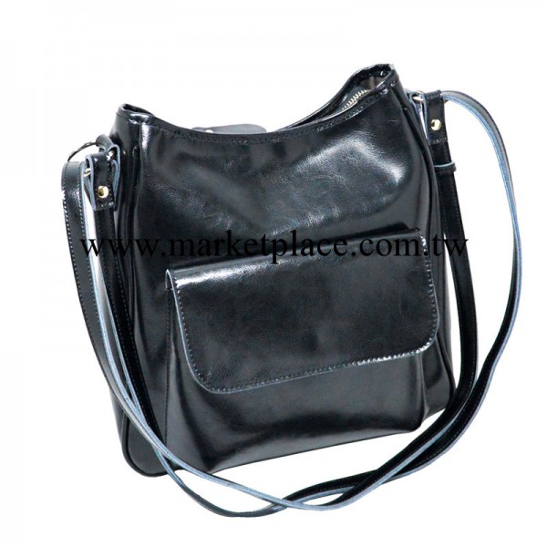 2013秋冬新款真皮女包簡單大方時尚雙肩背學院風書包單肩包批發工廠,批發,進口,代購