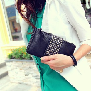 供應春季新款韓版小手包手抓包鉚釘包女包包手拿包零錢包工廠,批發,進口,代購