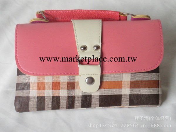 廠傢批發新款卯釘扣頭翻蓋格紋手提手拿斜跨可調節多用包工廠,批發,進口,代購