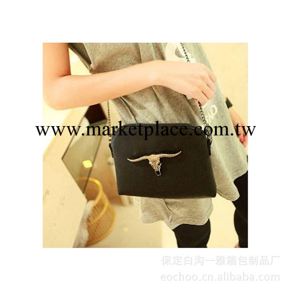 廠傢直銷   2013新款時尚韓版潮女手拿單肩挎包  【特價批發】工廠,批發,進口,代購