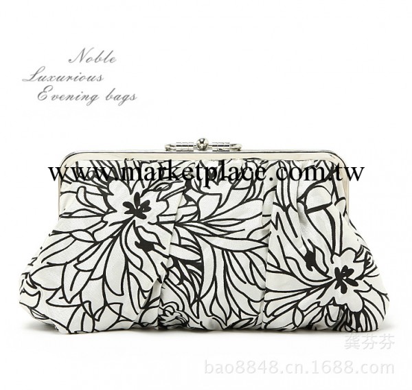 外貿批發 現代典雅大氣黑白系花朵緞面褶皺鐵架搭扣晚宴包 手拿包工廠,批發,進口,代購