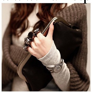 2013新款外貿女包歐美手抓包復古骷髏頭鉆石戒指手拿包工廠,批發,進口,代購