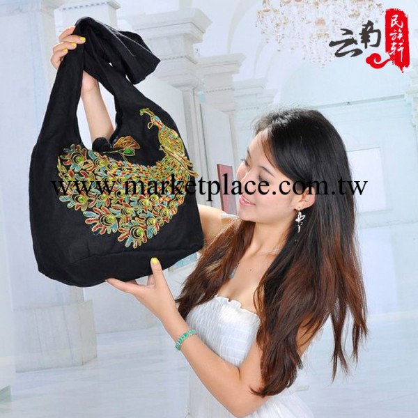 雲南民族特色孔雀包時尚民族風佈藝包單肩斜挎包女士復古一件代發工廠,批發,進口,代購