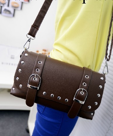 2013新款朋克風潮流手包 鉚釘手拿包手抓包信封包單肩斜跨女手包工廠,批發,進口,代購