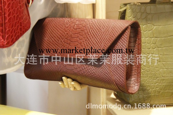 韓國東大門代購 進口女包批發 秋冬款純色蛇紋手拿包工廠,批發,進口,代購