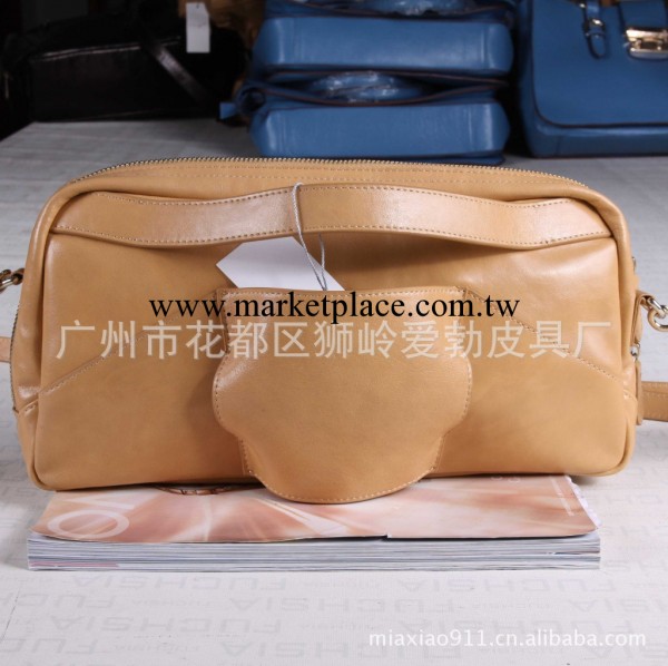 頂級品質新款MIU同款手插單肩腋下包頭層油蠟皮女包工廠miu晚裝包工廠,批發,進口,代購